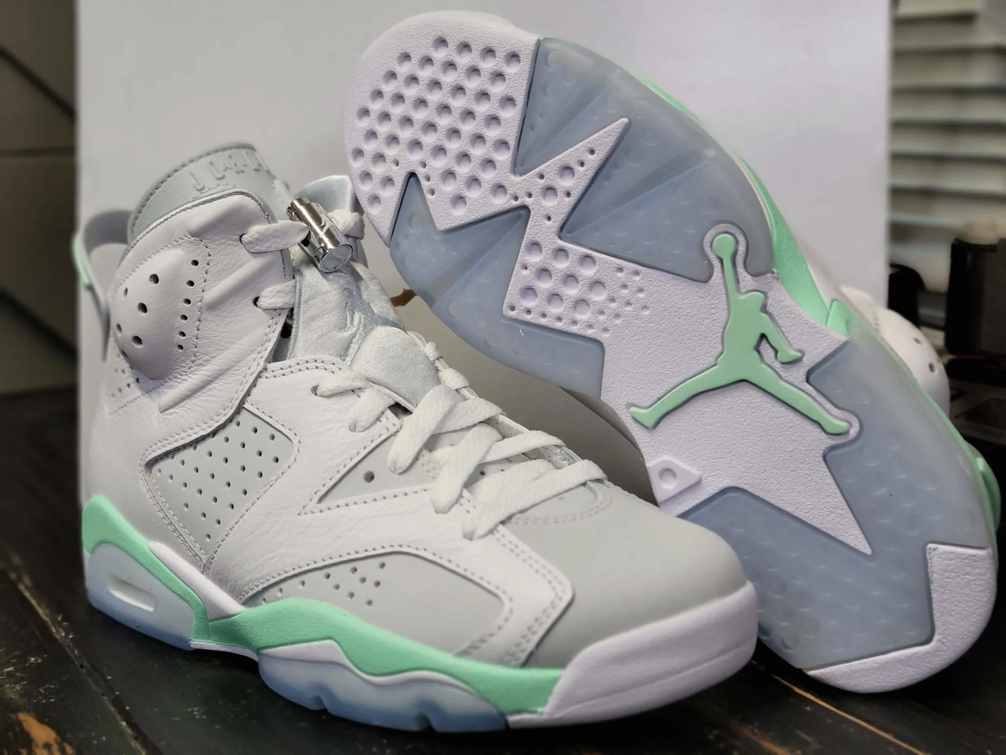 Jordan 6 Retro White/Mint Foam Basketball Shoes DQ4914-103 Women 6.5